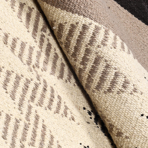 Black and Ivory Handwoven Jawaja Durrie - Zig-Zag Pattern