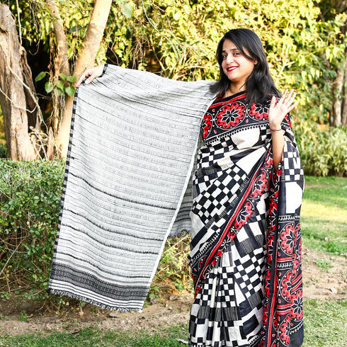 Handwoven Kutchi Bhujodi Stripe Pattern Stole—Black and Grey