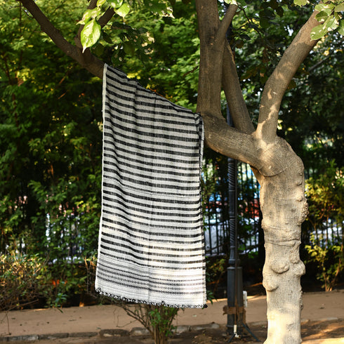 Handwoven Kutchi Bhujodi Stripe Pattern Stole—Black and Grey