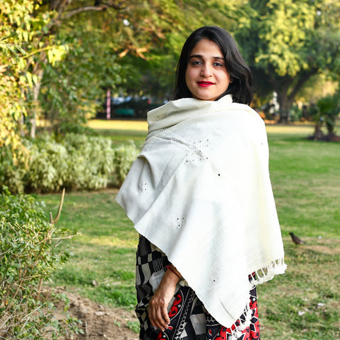 Handwoven White Kutchi Bhujodi Stole with Mirrorwork and Geometric Pattern