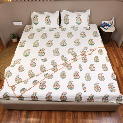 Handcrafted Paisley King Size Cotton Bedsheet, Pillow Cover and Dohar (4-piece set)