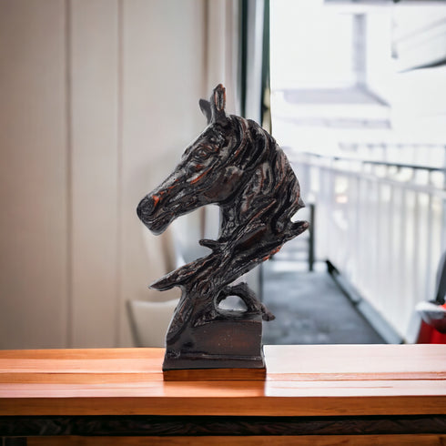 Natriel Horse Statue