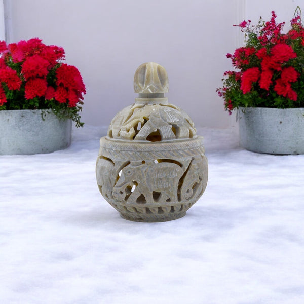 Natriel Soapston Candle Holder