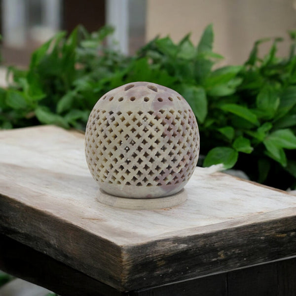 Natriel Soapston Candle Holder