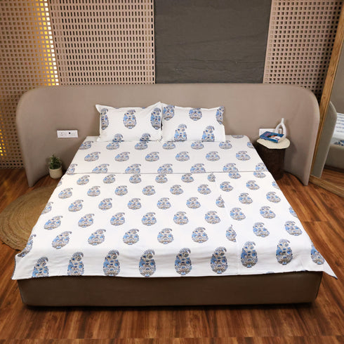 Handcrafted Blue and White Paisley King Size Cotton Bedsheet, Pillow Cover and Dohar 4-Piece Set