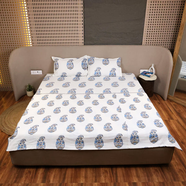 Handcrafted Blue and White Paisley King Size Cotton Bedsheet, Pillow Cover and Dohar 4-Piece Set