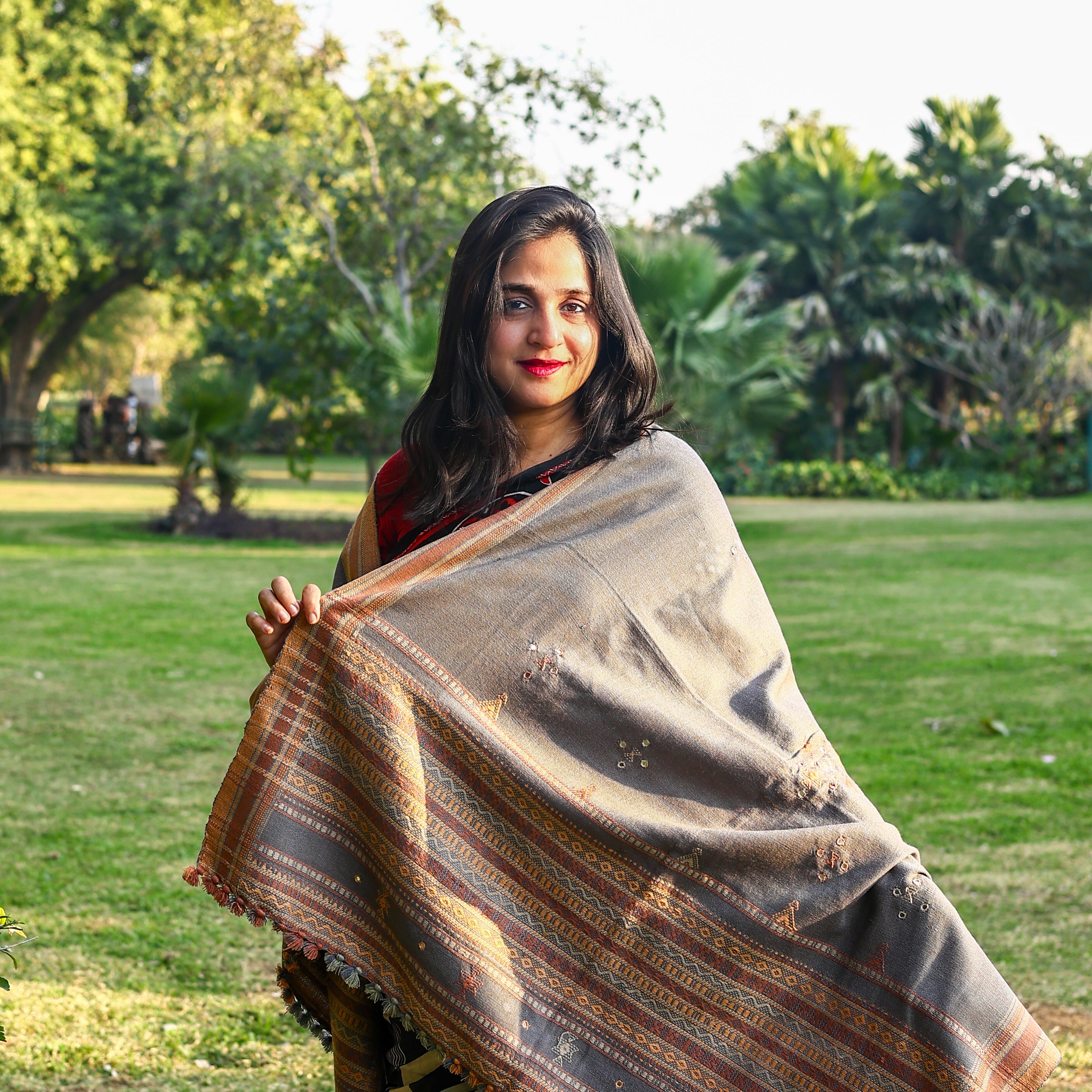 Handwoven Lavender Grey Kutchi Bhujodi Shawl