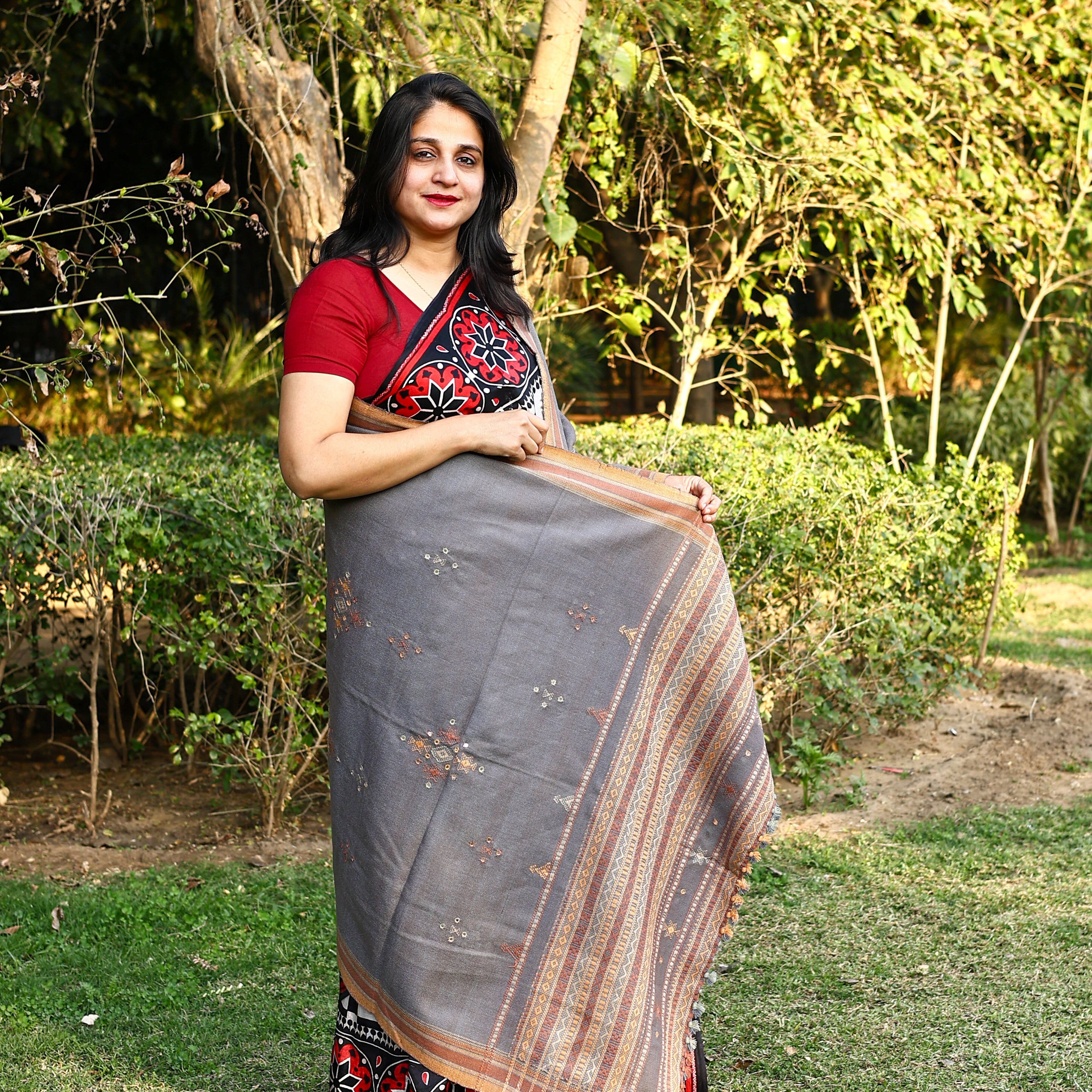 Handwoven Lavender Grey Kutchi Bhujodi Shawl